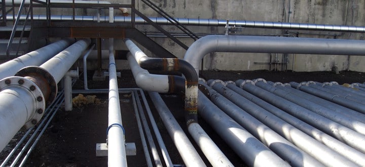 An example of refinery piping.
