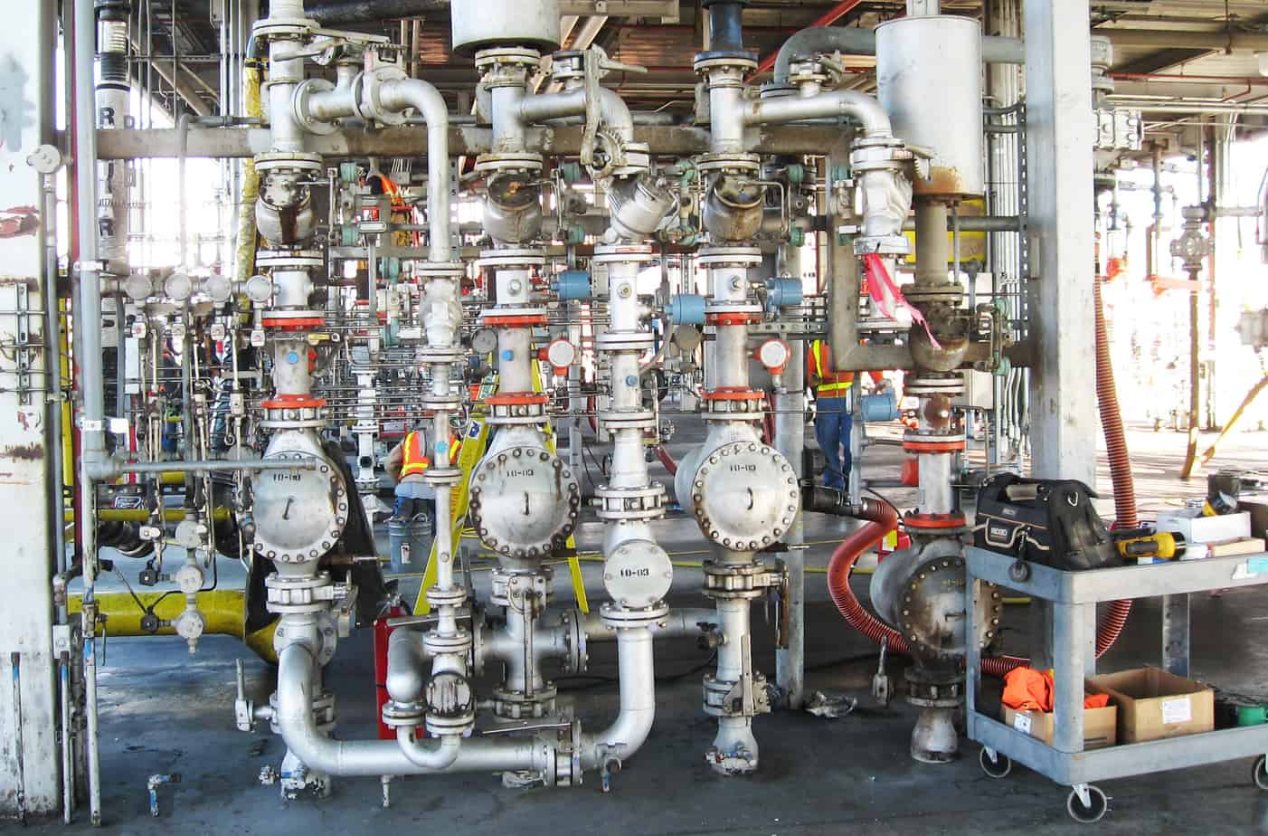 Shell refinery piping system instrumentation by Greenberry.